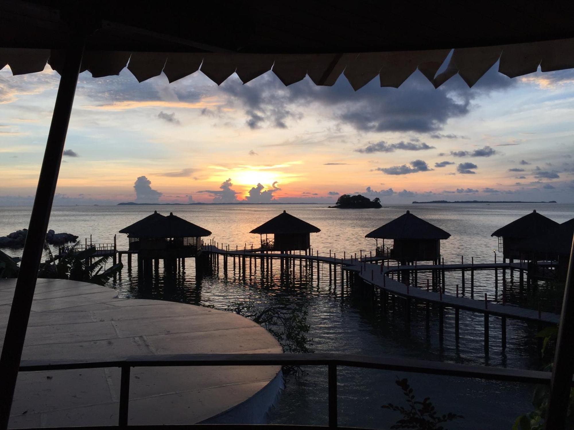 Loola Adventure Resort Teluk Bakau Exterior photo