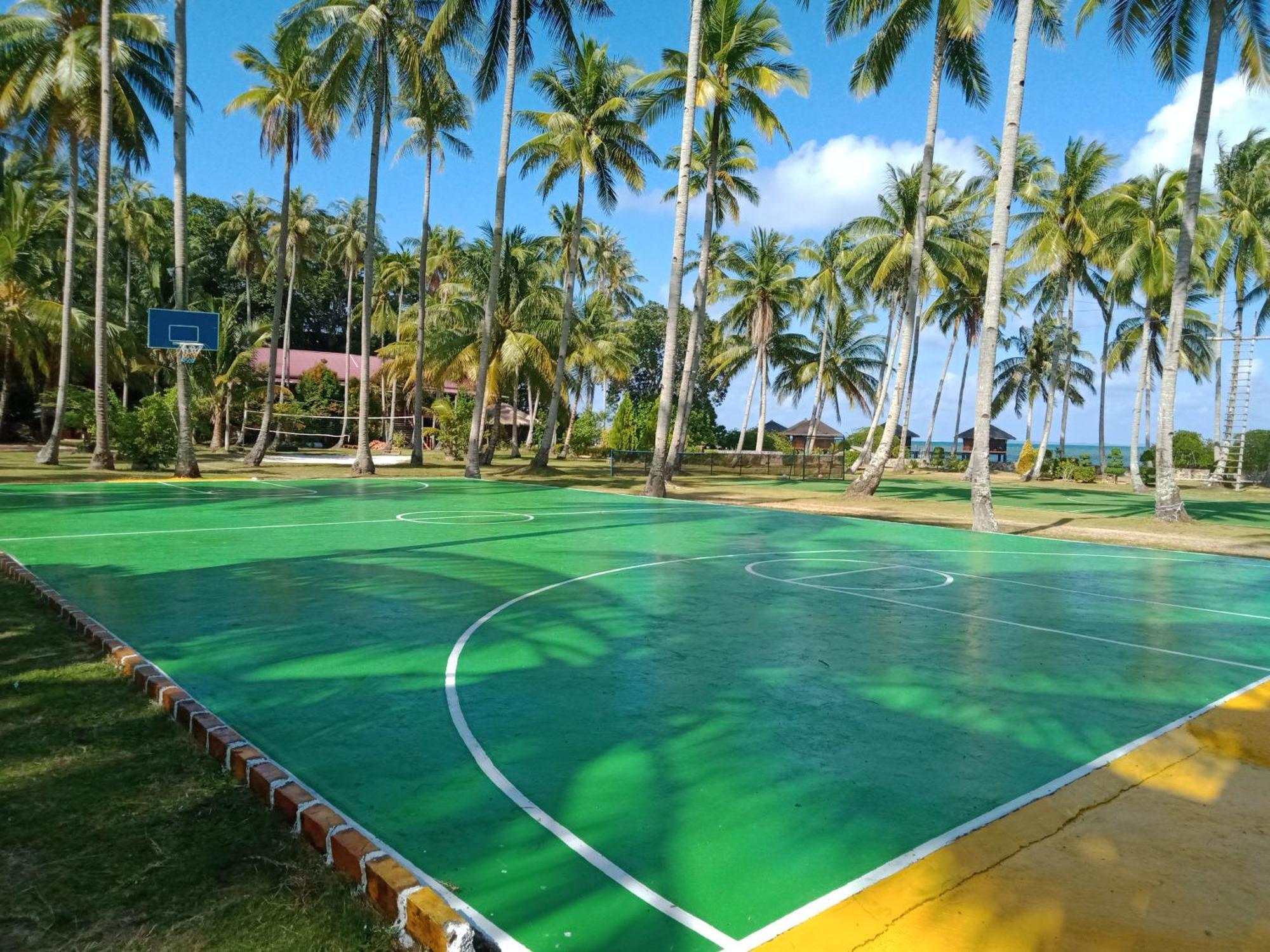 Loola Adventure Resort Teluk Bakau Exterior photo