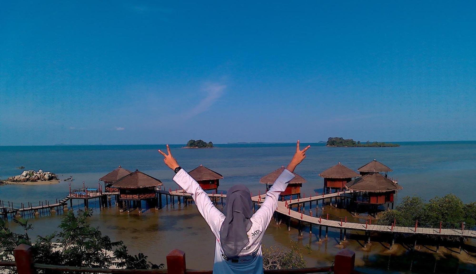 Loola Adventure Resort Teluk Bakau Exterior photo