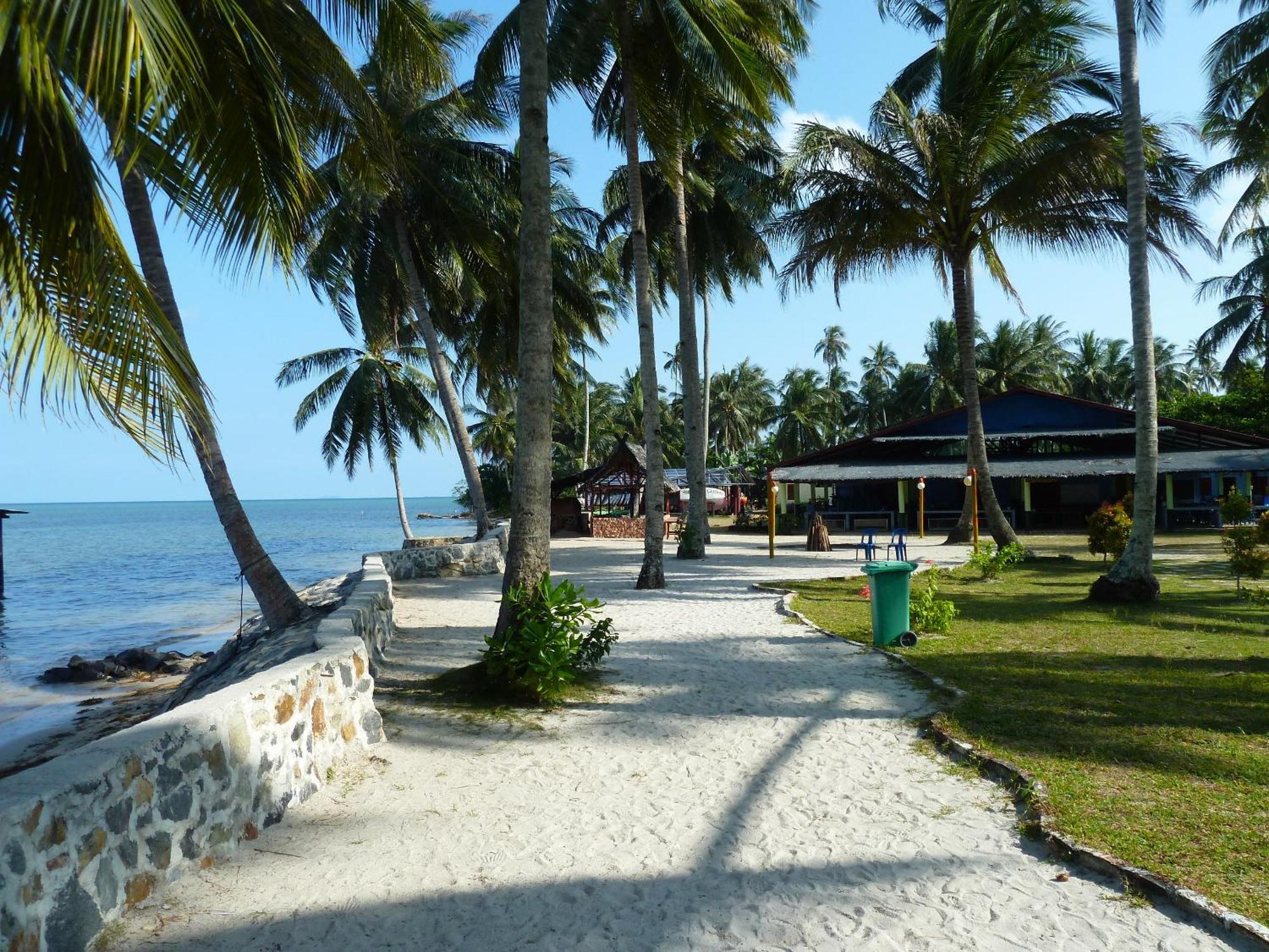 Loola Adventure Resort Teluk Bakau Exterior photo