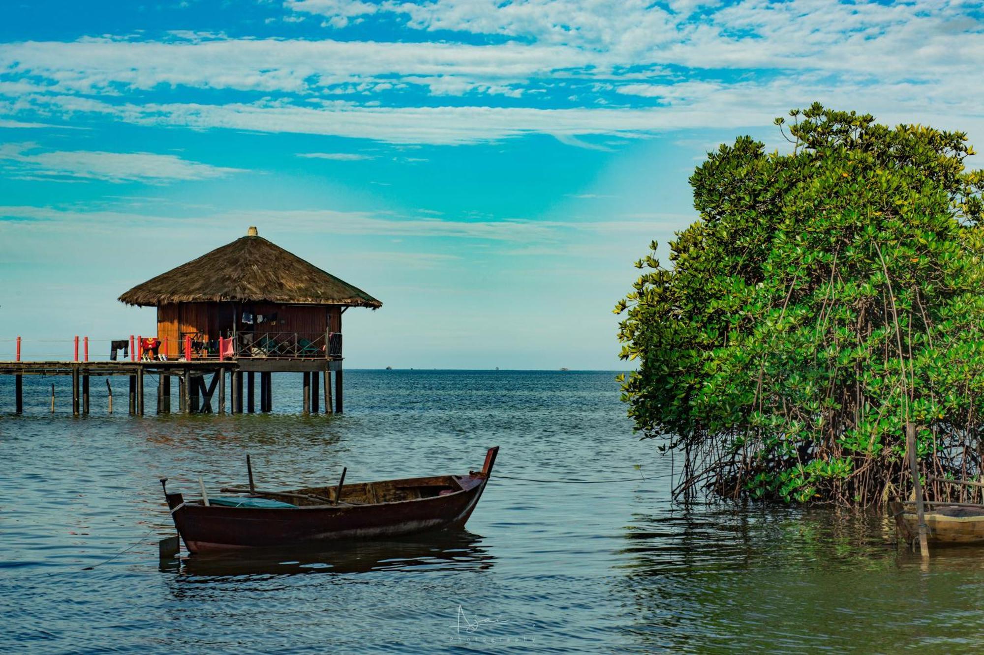 Loola Adventure Resort Teluk Bakau Exterior photo